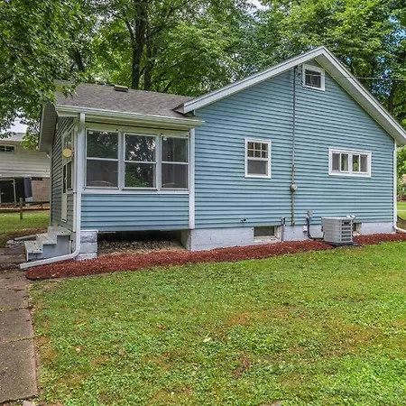Cheerful 2Br Cottage On A Private Road