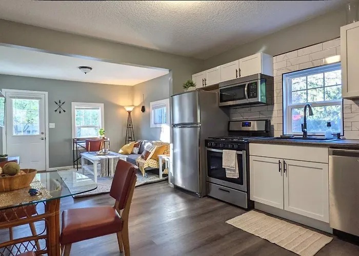 Hotel Cheerful 2br On A Private Road Silvis